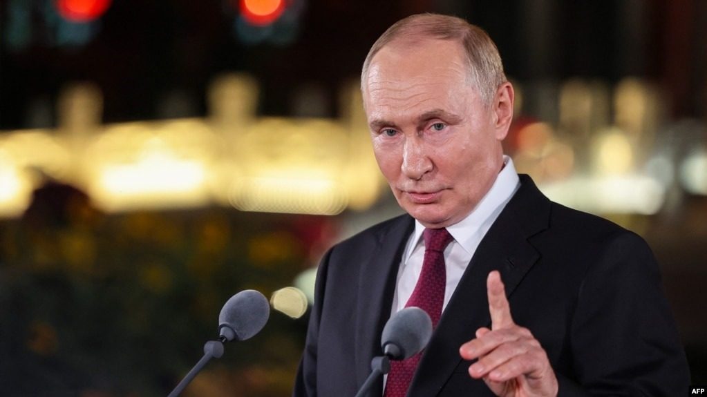 Путіну складно утримувати підтримку війни: у хід пішли нові “страшилки”
