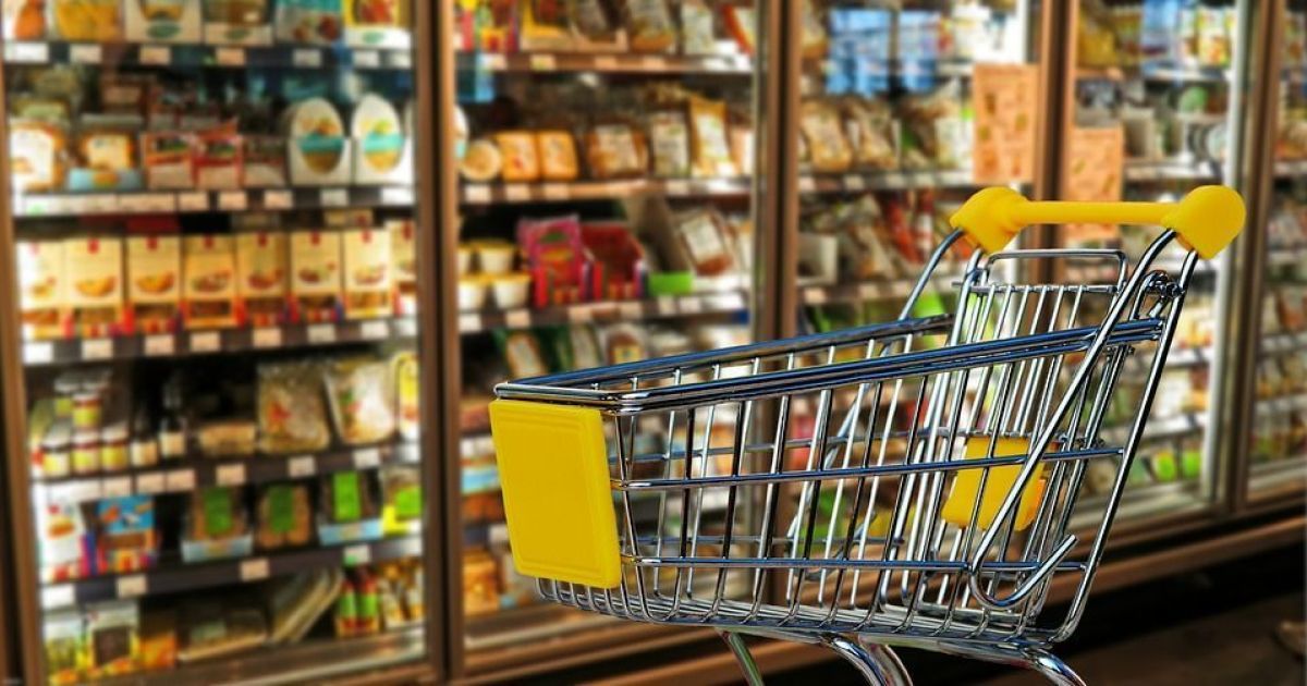 Из-за украинского языка дошло до драки: владелица магазина напала на клиента