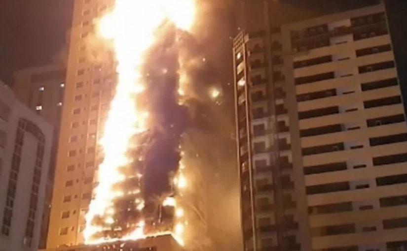 Зрелище не для слабонервных: в Кувейте вспыхнул небоскреб ➤ Prozoro.net.ua