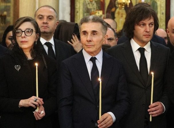 Похорон патріарха відвідав представник Путіна: фото