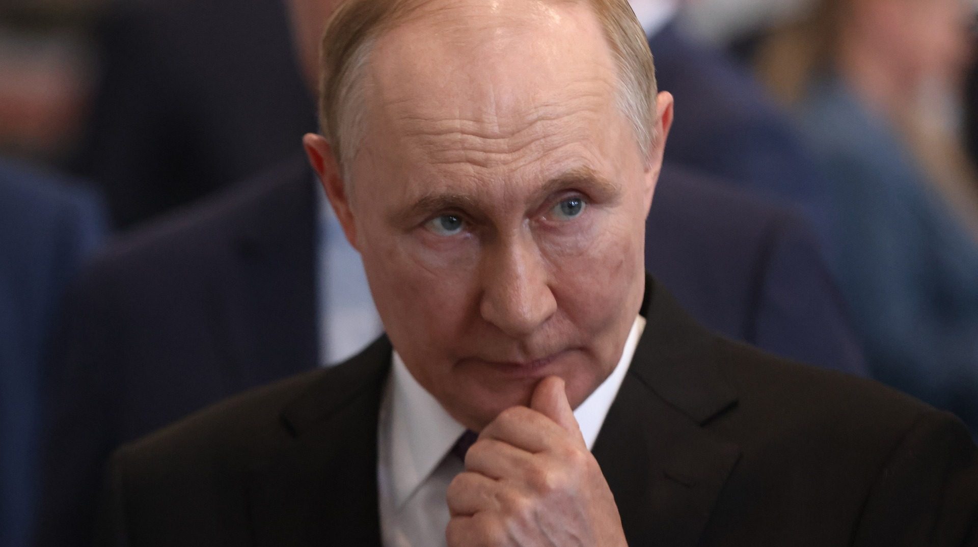 В РФ все гірше, ніж прогнозували. Путін підтвердив