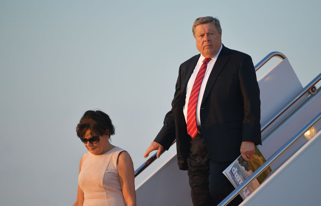 Отец Мелании удивительно похож на Трампа: фото