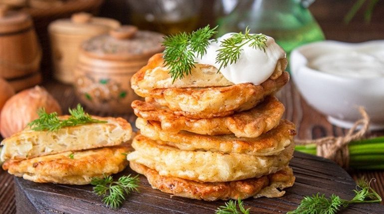 Украинские луковые оладьи: вкуснее дерунов