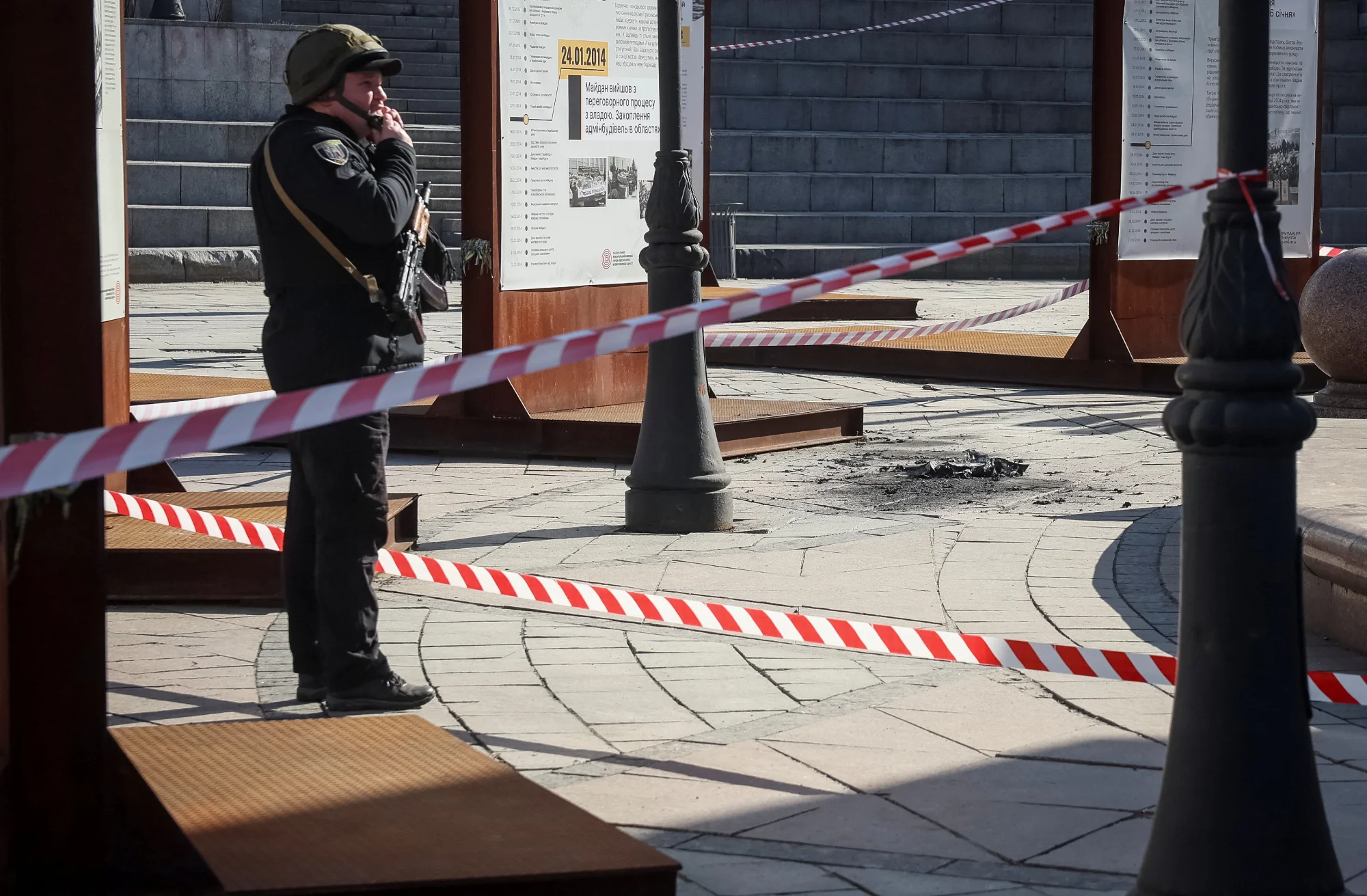 Київ цілий ранок атакували дрони: уламки БПЛА впали біля монумента Незалежності (фото)