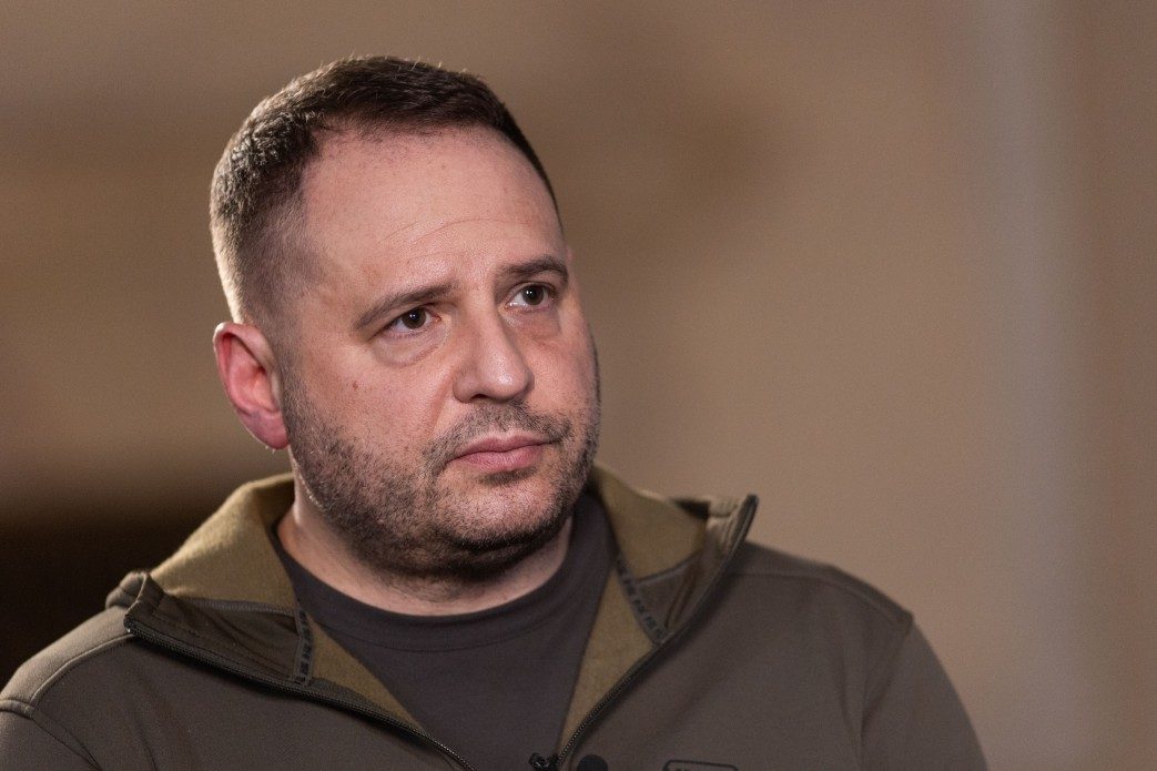 Обшуки не завадили: Єрмак повертається з новим призначенням