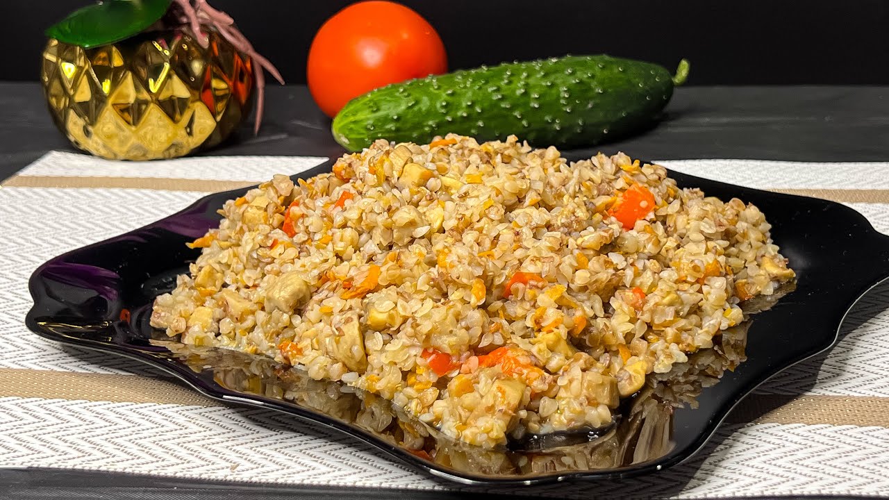 Рассыпчатая гречка с овощами и пряностями