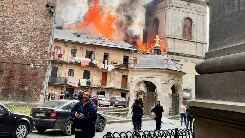 Момент прилета дрона по центру Львова (видео) ➤ Prozoro.net.ua