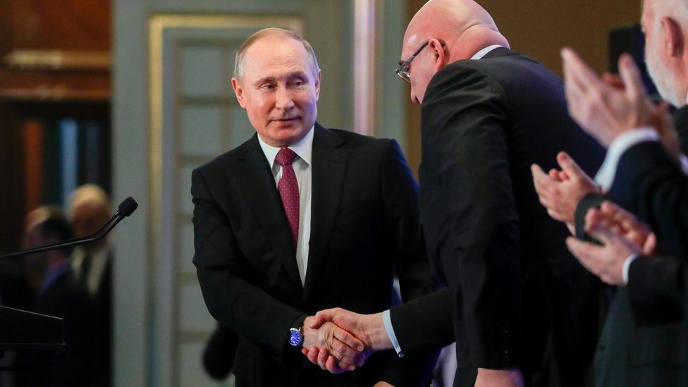 Путін дав вказівку олігархам скинутися на війну, — The Bell