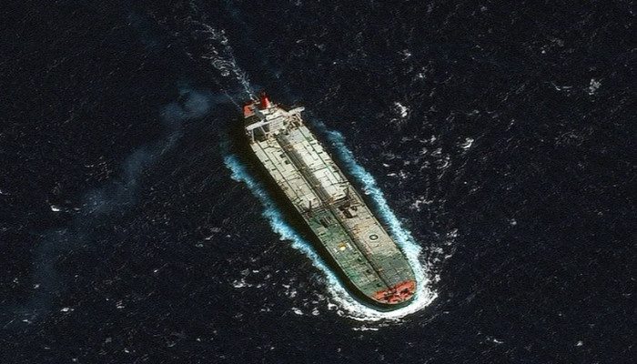 Танкери з пальним зі США розвертаються в океані та не йдуть до ЄС