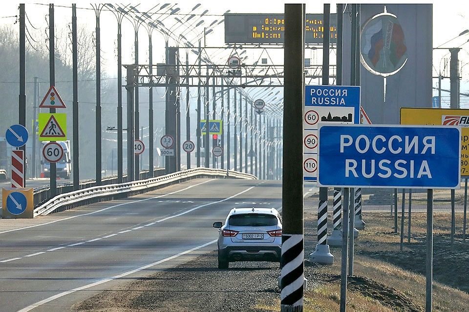 Жителі Росії масово гуглять, як виїхати з країни, — ЗМІ