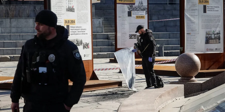 Киев целое утро атаковали дроны: обломки БПЛА упали возле монумента Независимости (фото) 3 Киев целое утро атаковали дроны: обломки БПЛА упали возле монумента Независимости (фото)