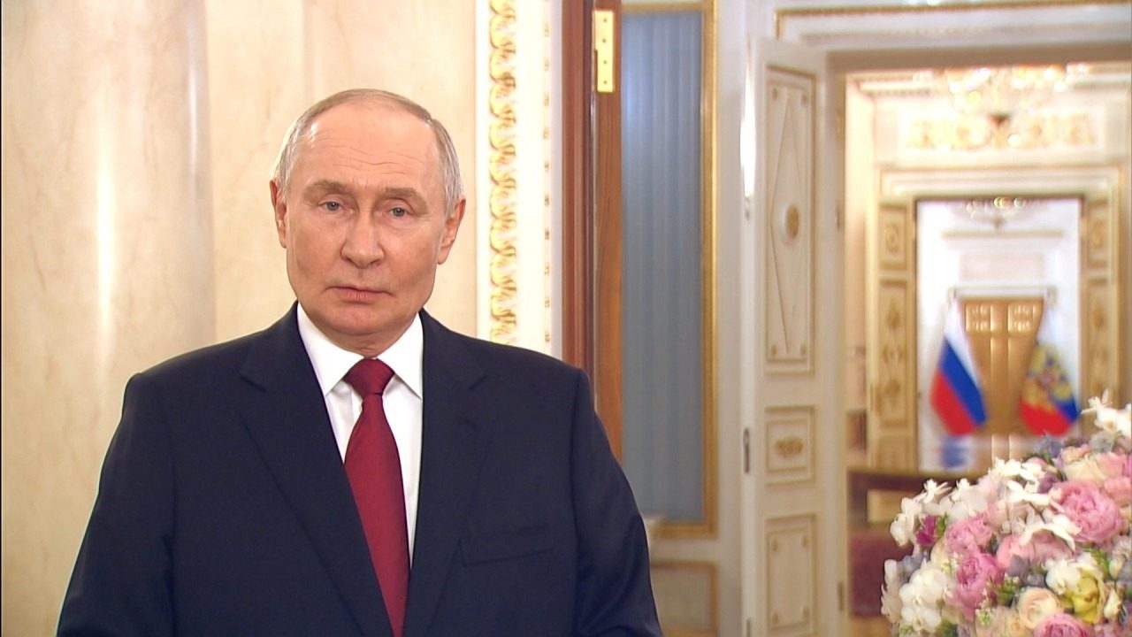 Кремль випадково показав правдиве привітання путіна з 8 березня