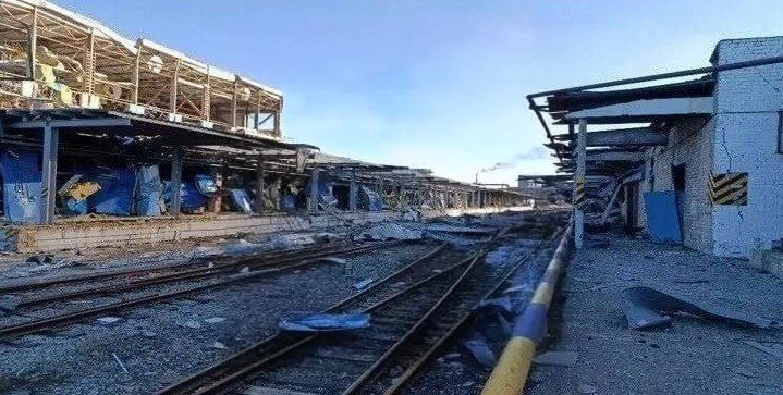 Потужний вибух на нафтохімічному заводі в РФ: є загиблі та десятки постраждалих (фото, відео з місця)