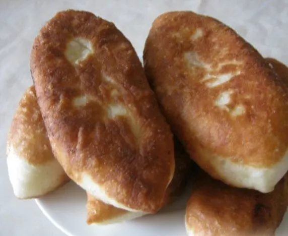 Пісні пиріжки з картоплею