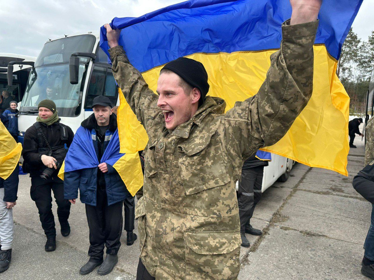 Другий день обміну полоненими: додому повернулися ще 302 українці ➤ Главное.net
