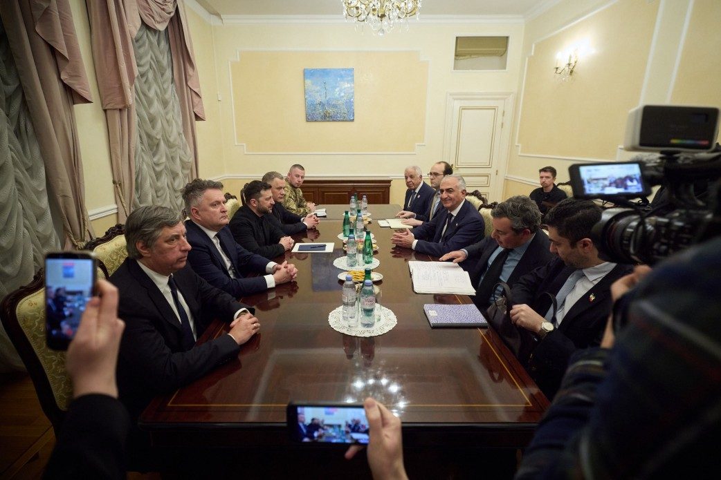 Наследный принц Ирана попросил личной встречи с Зеленским