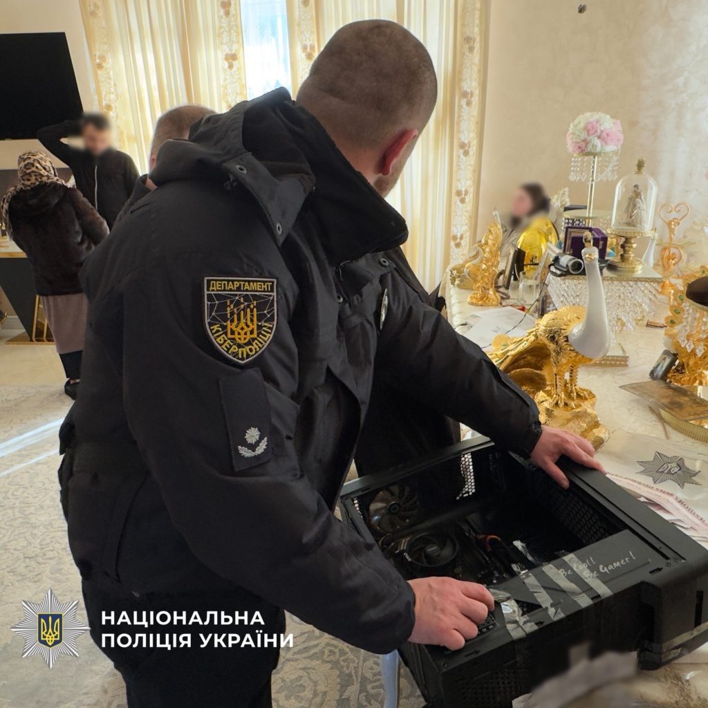 Цинічна схема на горі: у Києві викрили «клан ворожок», що оббирав родини військових