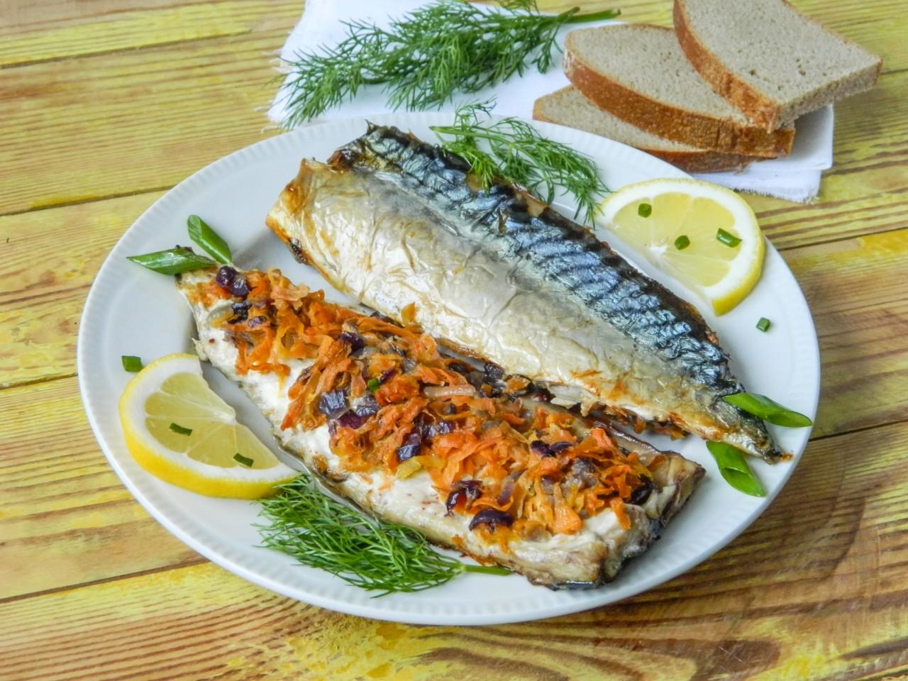 Скумбрія, запечена під грибним соусом та овочами ➤ Prozoro.net.ua