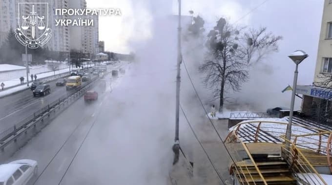 16-летняя девушка, упавшая в яму с кипятком в Киеве, умерла 3 16-летняя девушка, упавшая в яму с кипятком в Киеве, умерла