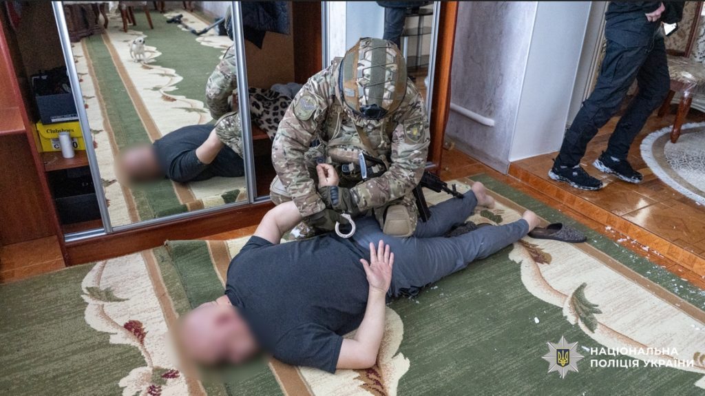 Цинічна схема на горі: у Києві викрили «клан ворожок», що оббирав родини військових