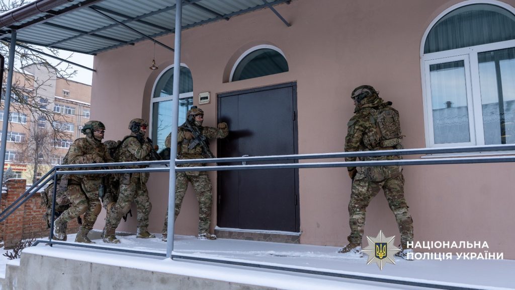 Цинічна схема на горі: у Києві викрили «клан ворожок», що оббирав родини військових
