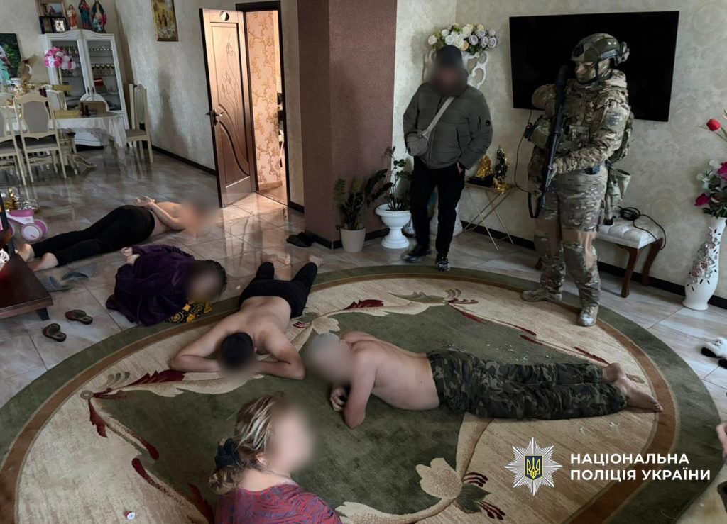 Цинічна схема на горі: у Києві викрили «клан ворожок», що оббирав родини військових