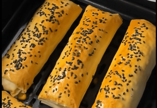 Хрусткі пиріжки з тіста філо: ідеальна закуска з куркою та кукурудзою