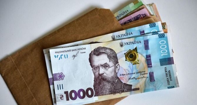 Який має бути дохід для пенсії в 10 000 в Україні