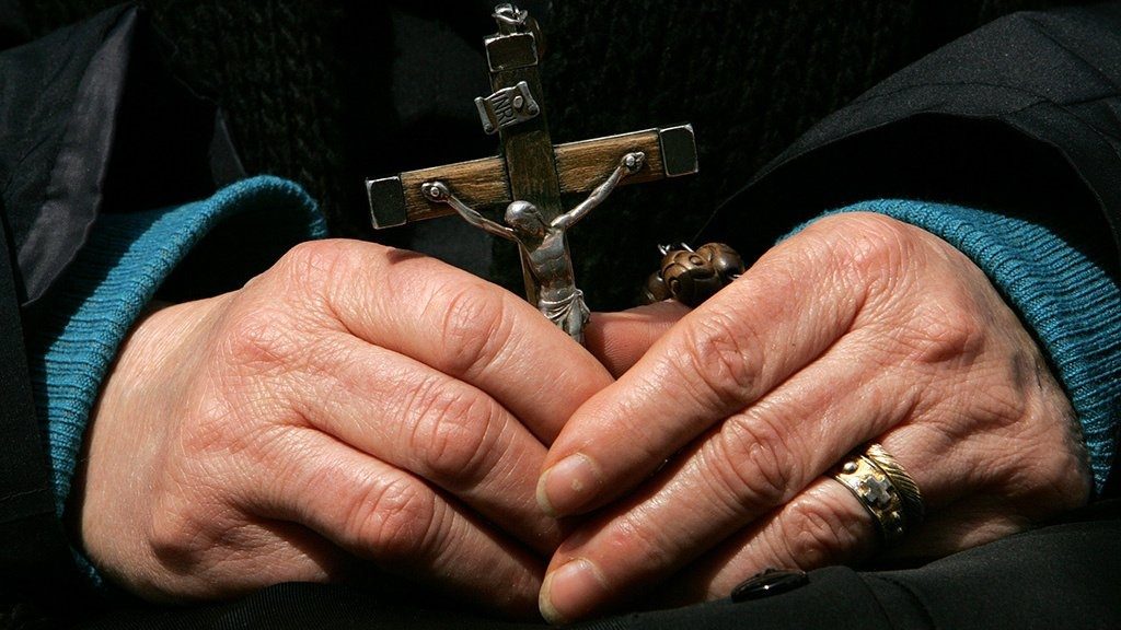 Вот почему православные крестятся справа налево