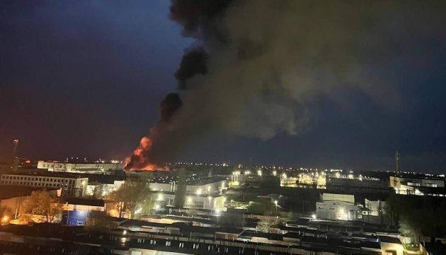 Генштаб подтвердил поражение завода в Таганроге и корабля РФ в Крыму