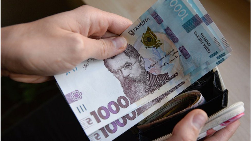 До 80 тисяч і більше: кому піднімуть зарплати вже найближчим часом