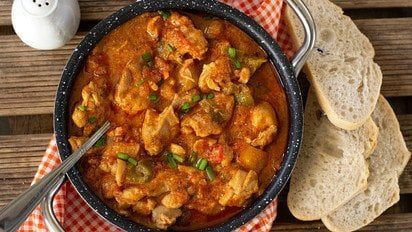 Бюджетный и сытный гуляш из куриных сердечек