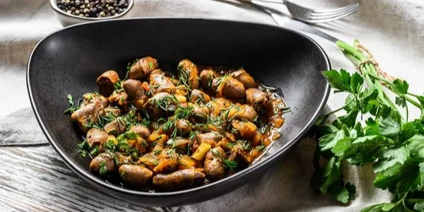 Бюджетный и сытный гуляш из куриных сердечек ➤ Главное.net