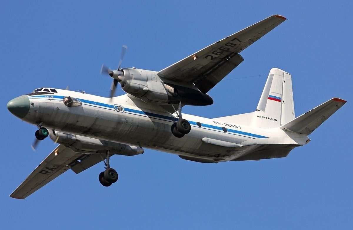Кто мог находиться на борту российского Ан-26, разбившегося в Крыму