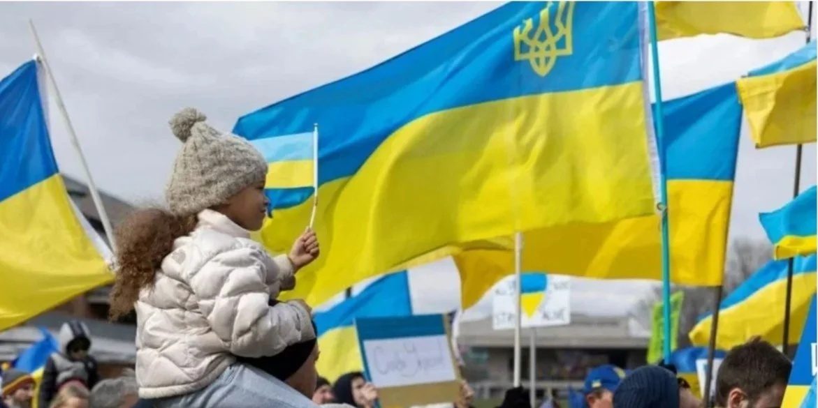 Конец романа: украинцы разочаровались в близком союзнике, – опрос