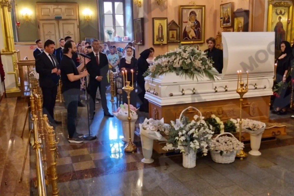 Могила Анастасії Заворотнюк вразила: як виглядає
