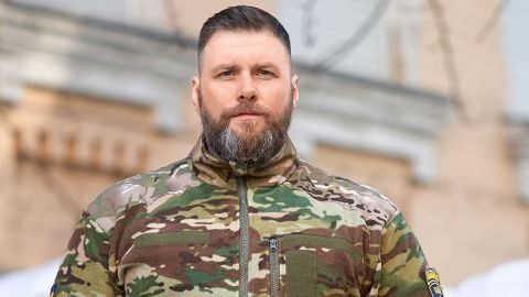 Актор-воїн покинув дружину з шестимісячним сином і пішов до іншої