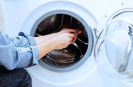 Ось чому пралка трясеться при віджиманні: виправити легше, ніж здається