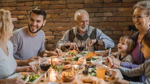 Когда лучше не ходить в гости, даже если просят: народные приметы