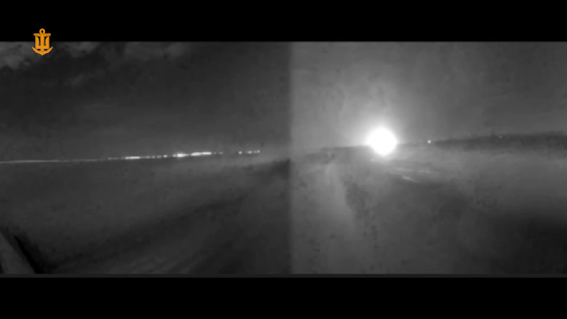 Морские дроны атаковали катеры оккупантов, охранявших Крымский мост (видео)