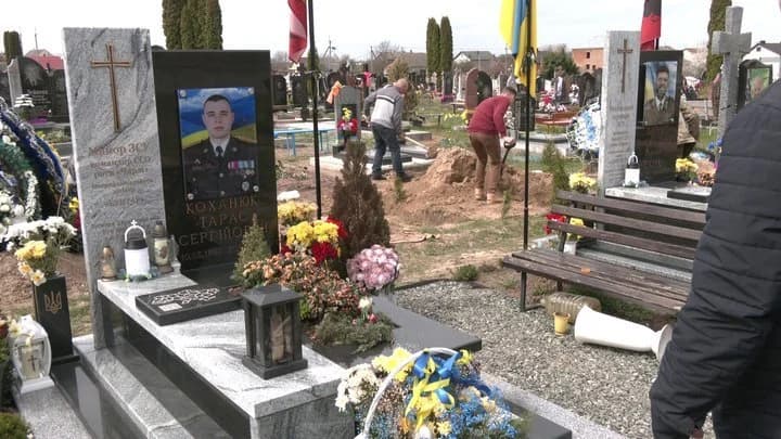 Погиб за Украину: в Ровенской области похоронили еще одного добровольца из Шри-Ланки (фото)