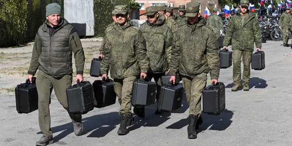 Облавы и шантаж паспортами: как оккупанты усиливают мобилизацию на ВОТ Украины