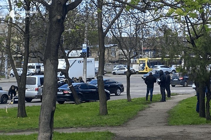 Співробітників ТЦК в Одесі затримували зі стріляниною та погонею (відео) 4 Співробітників ТЦК в Одесі затримували зі стріляниною та погонею (відео)