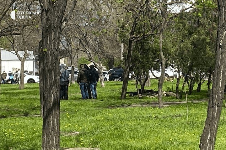 Співробітників ТЦК в Одесі затримували зі стріляниною та погонею (відео) 5 Співробітників ТЦК в Одесі затримували зі стріляниною та погонею (відео)