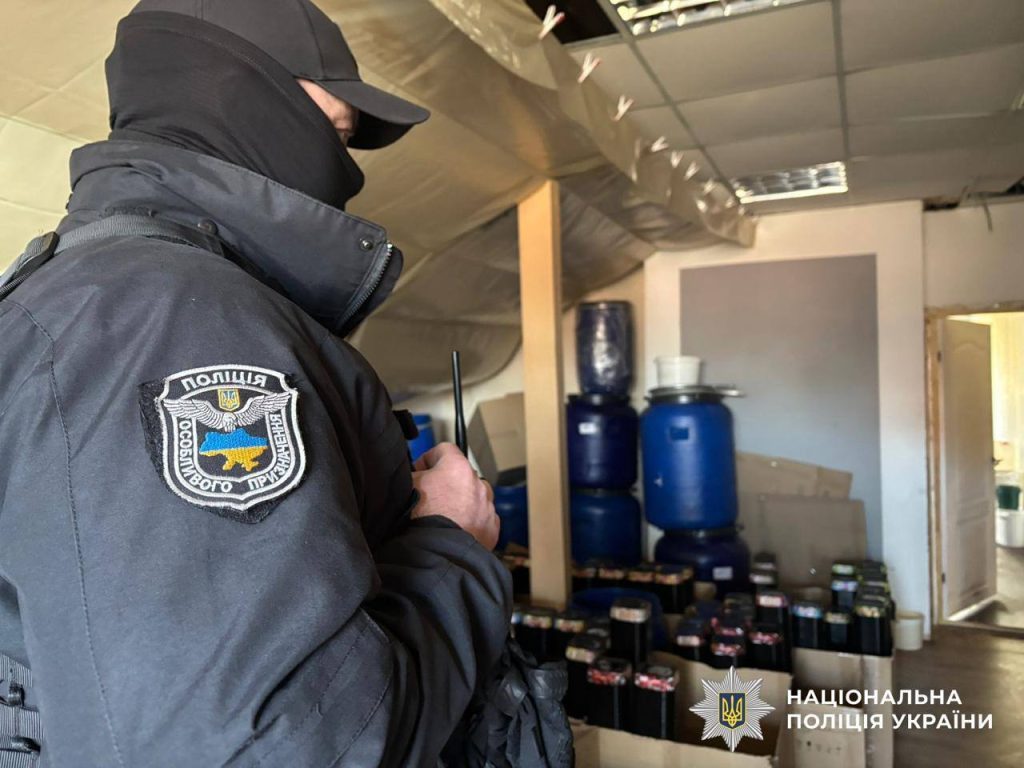 Полиция изъяла психотропы в магазинах U420: продавались как сувениры (фото) 5 Полиция изъяла психотропы в магазинах U420: продавались как сувениры (фото)