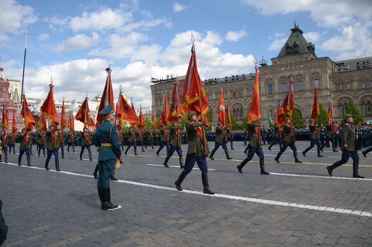 Впервые за 20 лет парад в РФ пройдет без танков на Красной площади