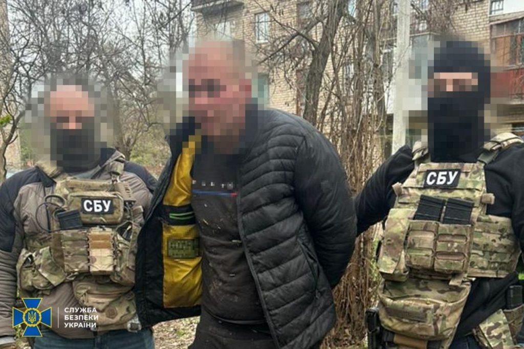 СБУ задержала агента ГРУ, который наводил удары на Краматорск и поджигал технику ВСУ 3 СБУ задержала агента ГРУ, который наводил удары на Краматорск и поджигал технику ВСУ