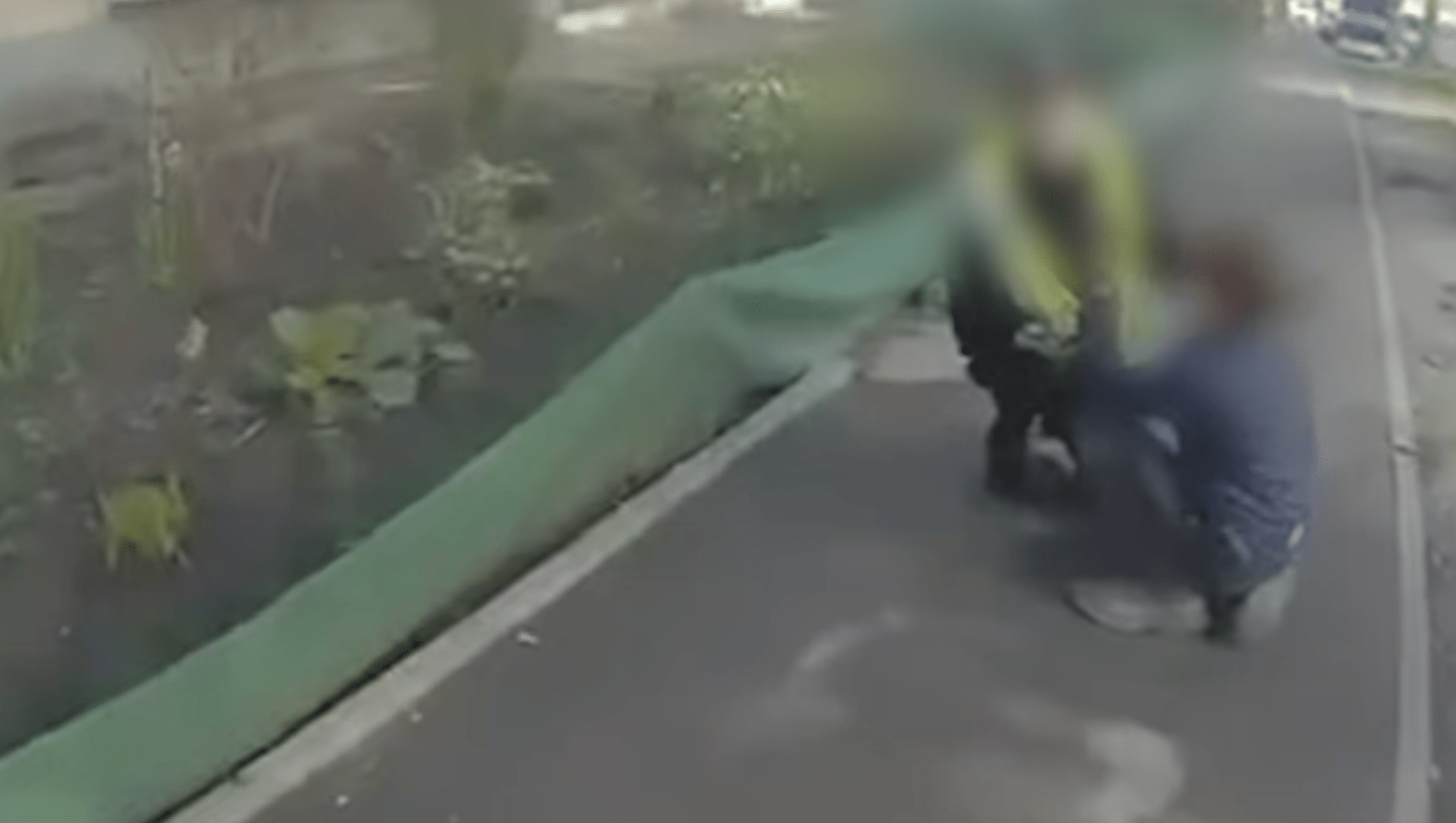 «Мене не рятуйте»: хлопчик у Києві благав урятувати батька (відео)