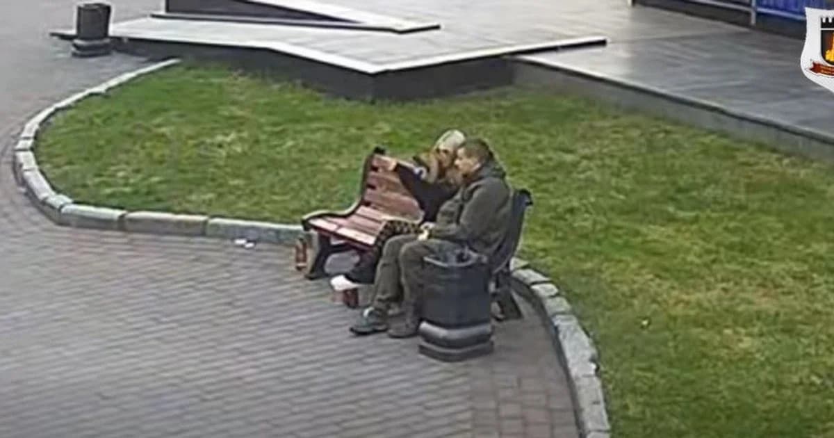 Тир по людям? В Луцке девушка стреляла в автобус с пассажирами (видео) ➤ Главное.net