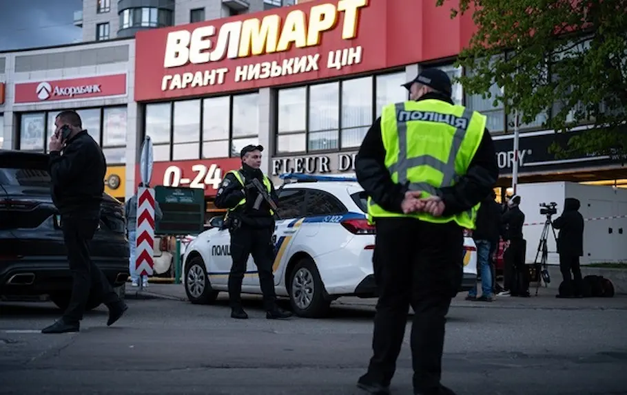 Теракт у Києві: кияни просять вшанувати двірника-героя, який закрив собою дитину
